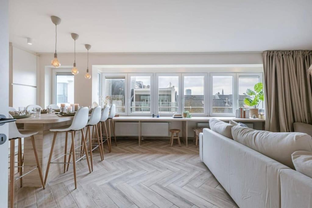 Juan - Stijlvol Appartement Met Uitzicht Op De Kaai Ostend Exterior photo